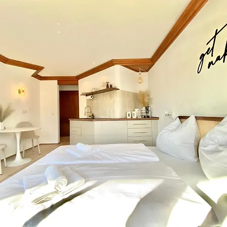 Mit Balkon & Bergblick I Parkplatz I Kueche I Seenaehe 公寓 *