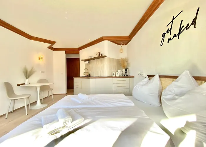 Mit Balkon & Bergblick I Parkplatz I Kueche I Seenaehe Apartment *