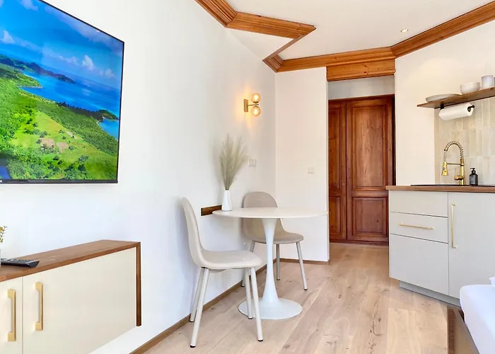 Mit Balkon & Bergblick I Parkplatz I Kueche I Seenaehe *